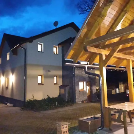 Pohoda Javorniky S Rozlahlym Pozemkom Makov