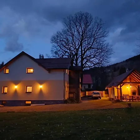 Pohoda Javorniky S Rozlahlym Pozemkom Villa