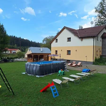 Villa Pohoda Javorniky S Rozlahlym Pozemkom Makov
