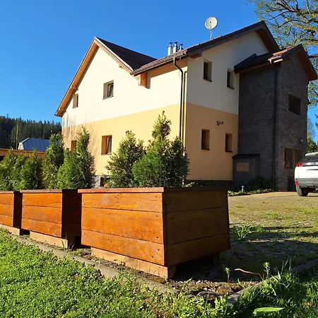 Pohoda Javorniky S Rozlahlym Pozemkom *