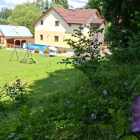 Villa Pohoda Javorniky S Rozlahlym Pozemkom *
