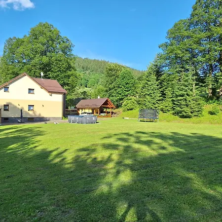 Villa Pohoda Javorniky S Rozlahlym Pozemkom Makov