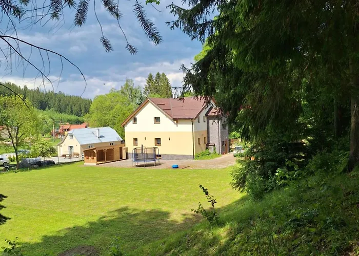 Vila Pohoda Javorníky S Rozľahlým Pozemkom Makov